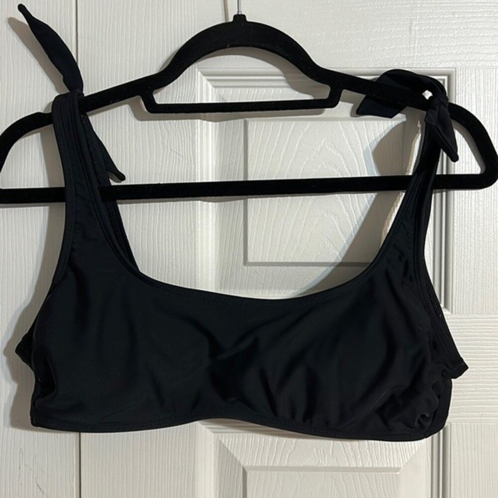 XHILARATION Size Large Black Shoulder Tie Padded Lined Swim Bikini Top Boho Chic